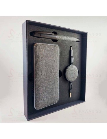 cadeau coffret publicitaire personnalisé,  powerbank 10 000 mAh, un câble 3-en-1 rétractable et un stylo avec finition en tissu.