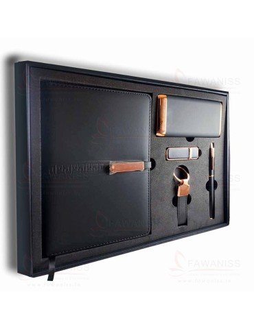 Coffret Cadeau 5 Pièces Personnalisable - Bloc-notes A5 Similicuir, Powerbank 10000 mAh, Clé USB, Stylo Métal & Porte-clés
