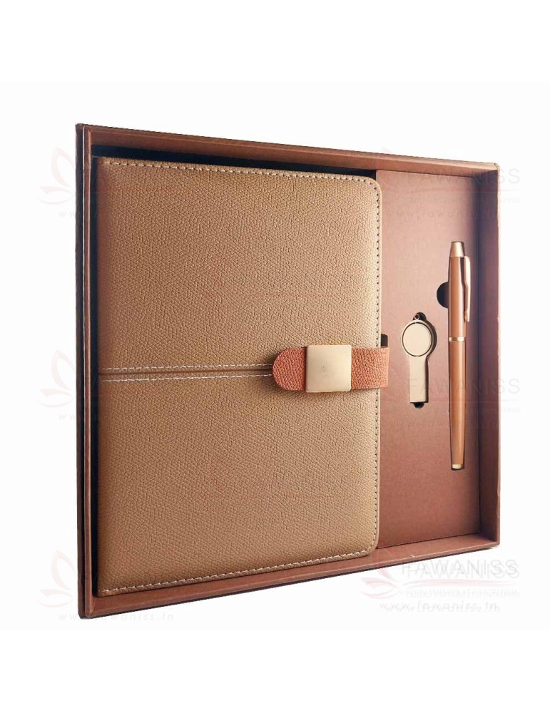 Coffret 3 pièces premium personnalisable ! Bloc Notes A5, Stylo Métal et Clé USB avec gravure laser de votre logo.