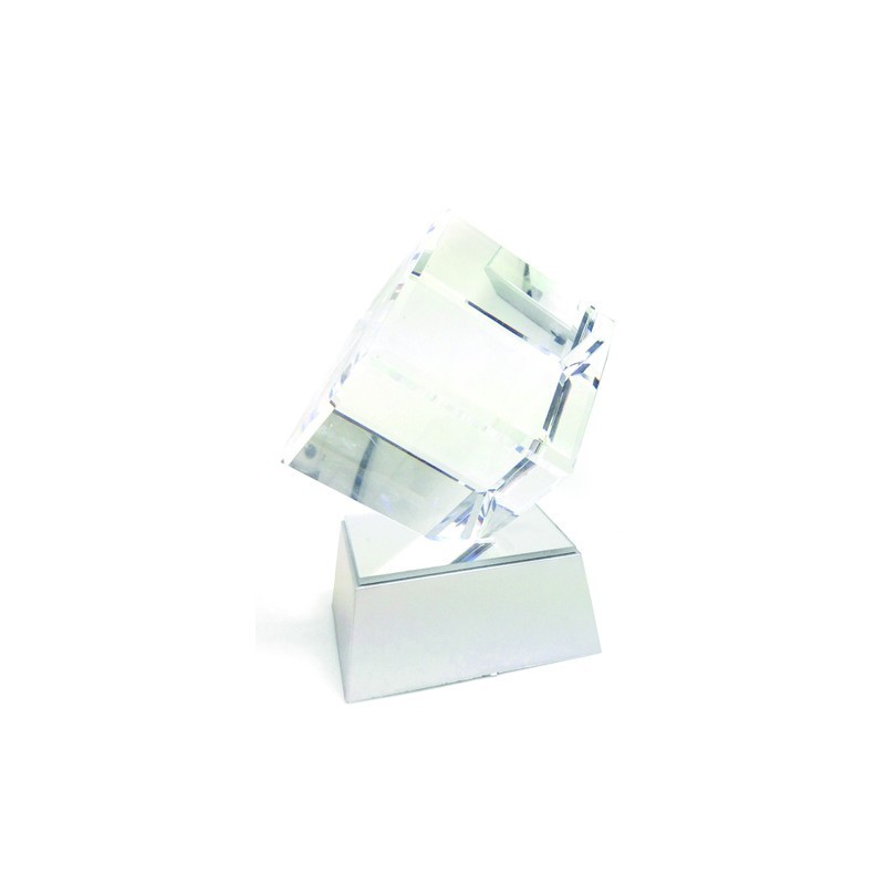 Trophée en Verre Cubique idéal pour un cadeau personnel ou professionnel. fawaniss-tn